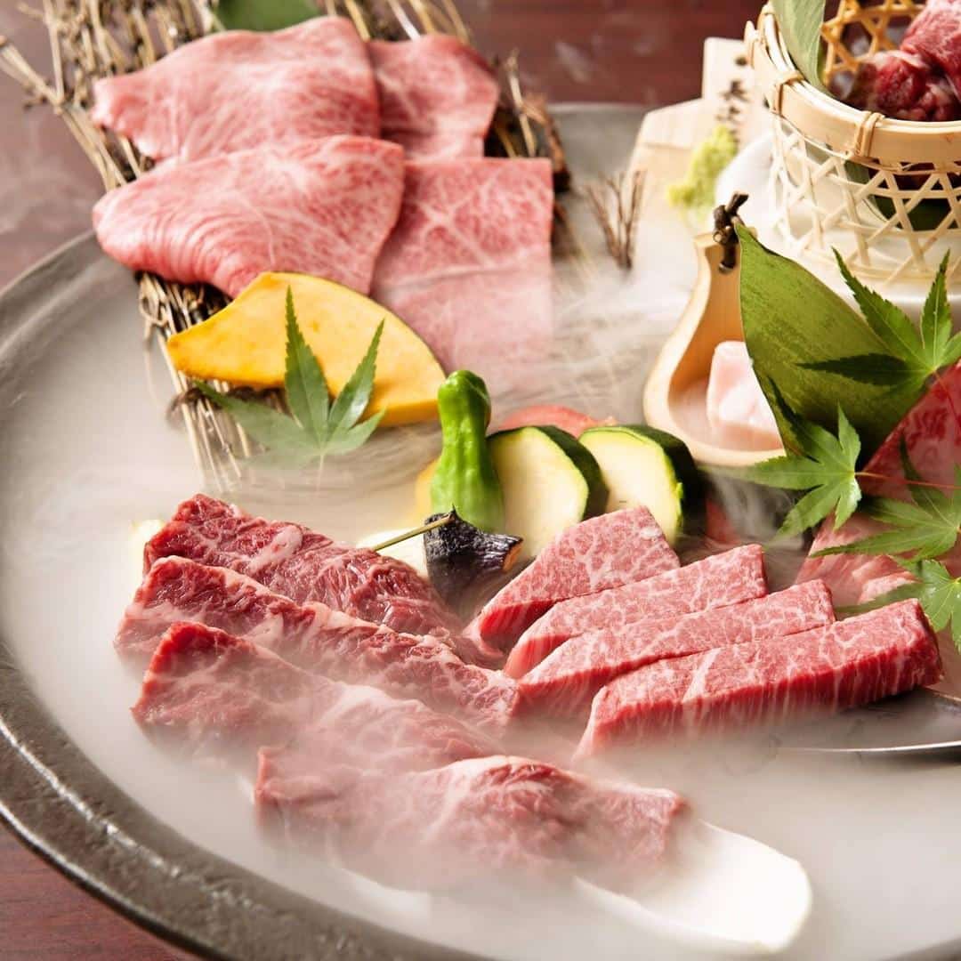 和牛焼肉とびうしで注文に迷ったらコースがおすすめ🥰ネギタン巾着はもちろん、ザブトンのすき焼き風など名物が存分に楽しめる…
