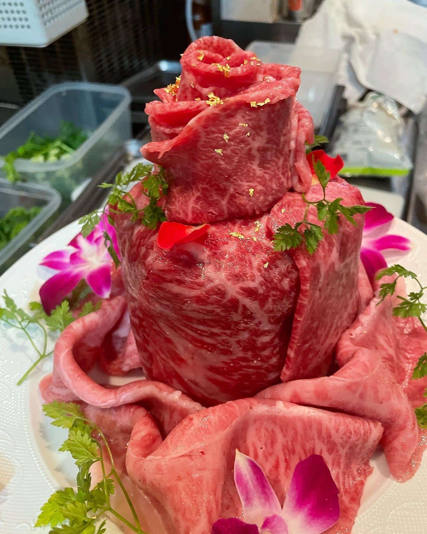 記念日や誕生日のお祝いにはぜひ和牛焼肉とびうしの肉ケーキや肉パフェを🥰コースの和牛盛り合わせを無料で変更致します😋ご…