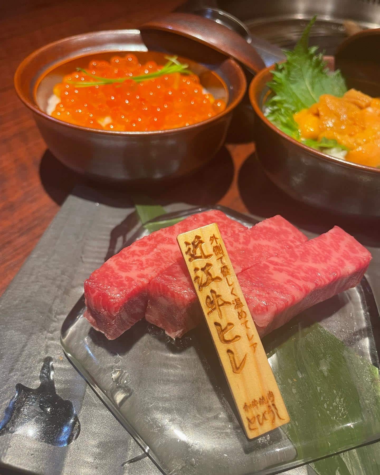 復活したとびうし名物ヘレ飯😋希少な近江牛のヒレを使った絶品🥰うに、いくら、トリュフの3種類をご用意😚記念日や焼肉デ…