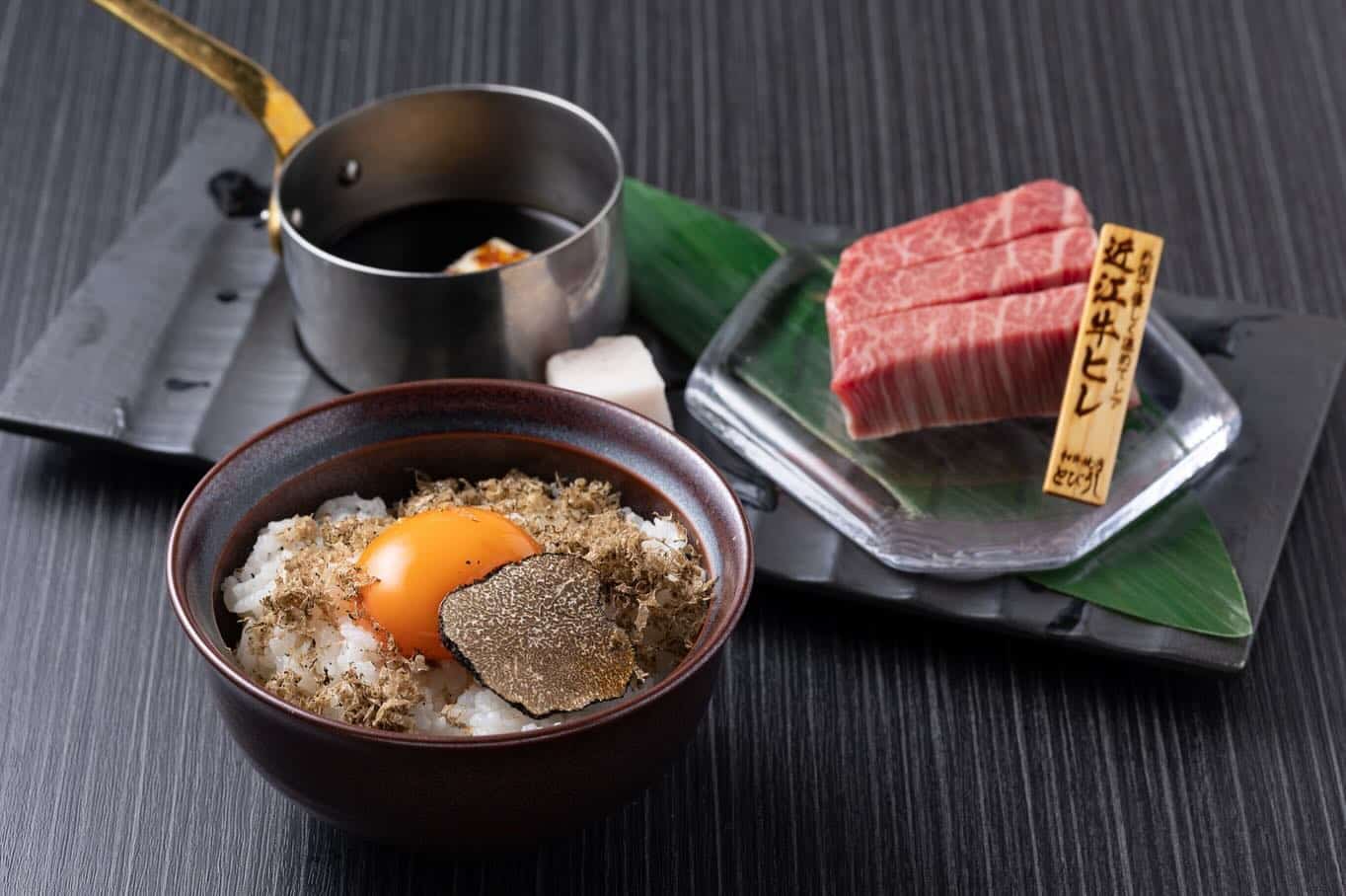復活したとびうし名物ヘレ飯😋贅沢に柔らかで希少な近江牛のヒレを使った絶品🥰北海のウニ、いくら、フランストリュフの3種類…