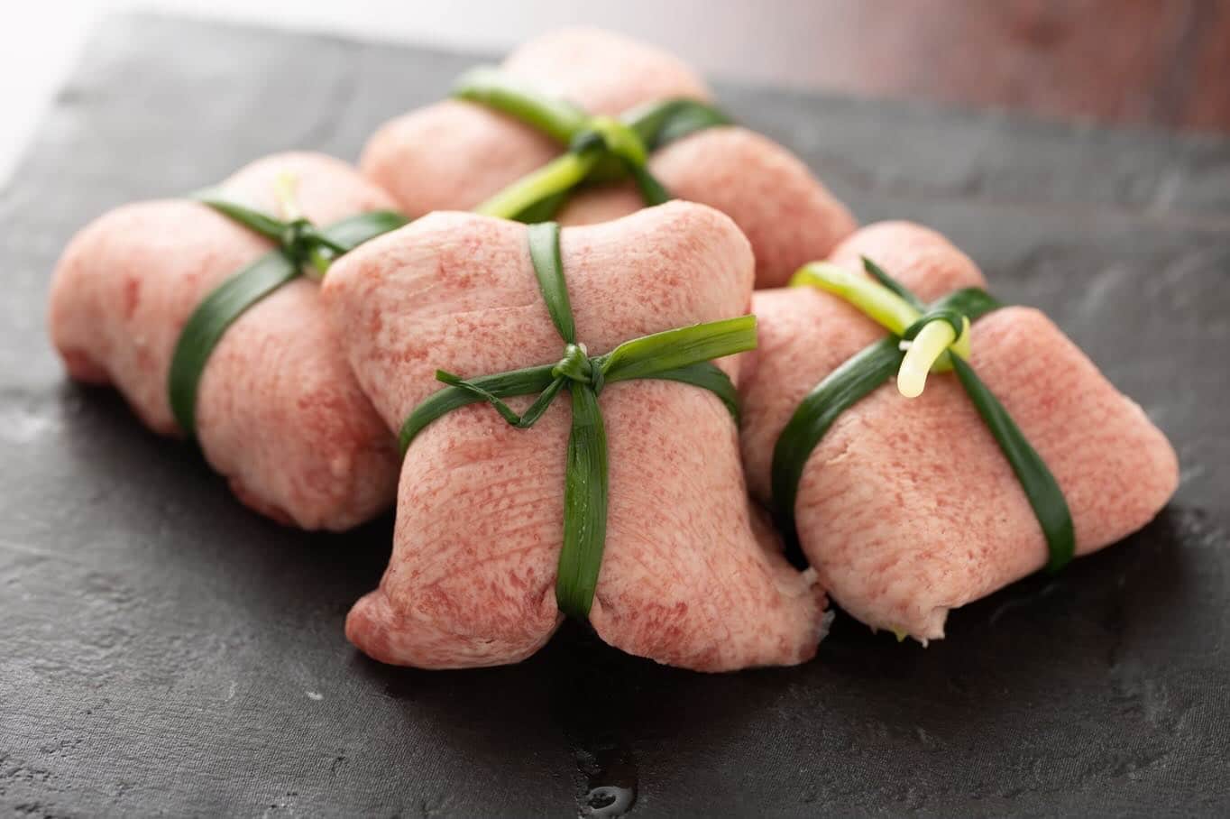 名物！ねぎたん巾着😌牛タンの良い部分だけを贅沢に大判スライス😉こだわりのネギ薬味をたっぷりと包んだ一品🤗飯田橋駅近く…