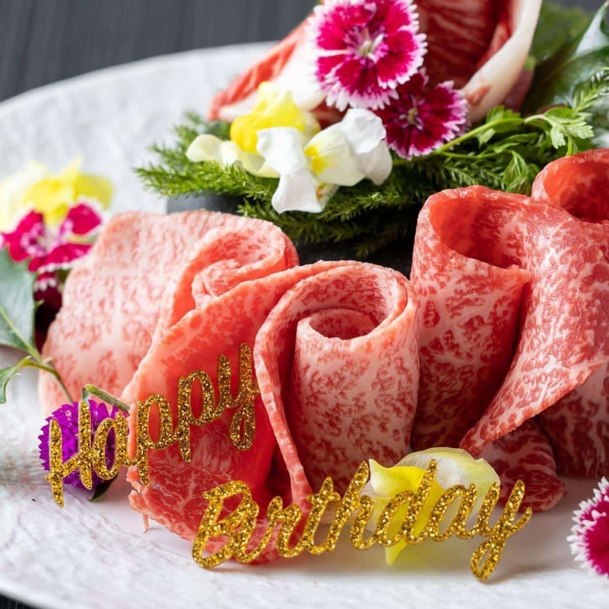 和牛焼肉とびうしは誕生日にもオススメのお店🌟飯田橋駅から徒歩すぐの隠れ家的なお店。厳選した黒毛和牛を全席個室でお楽しみ…