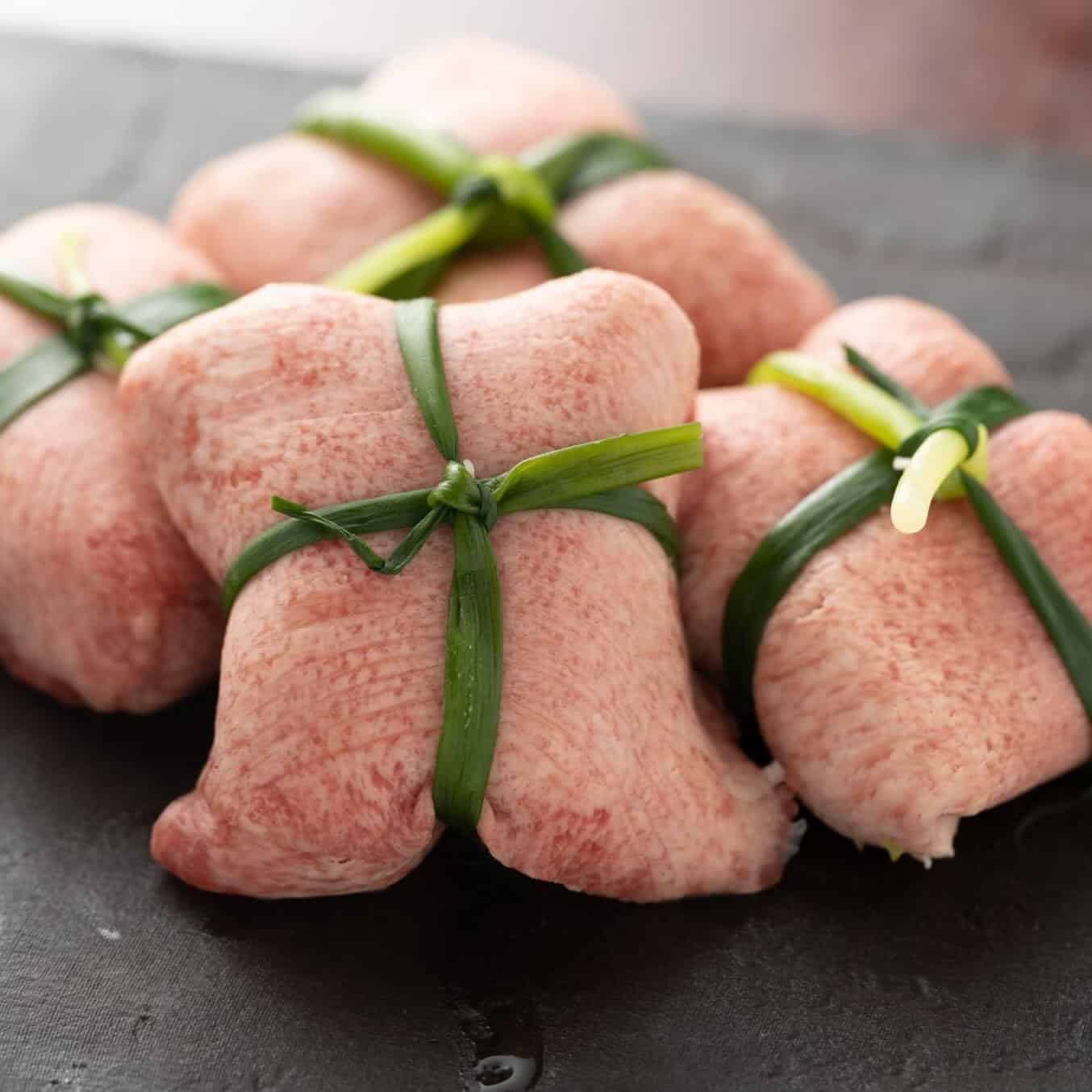 お祝いには和牛焼肉がオススメ🌟名物ねぎたん巾着を贈り物に🎁とびうしはアクセスの良い飯田橋駅から徒歩すぐの隠れ家的なお…