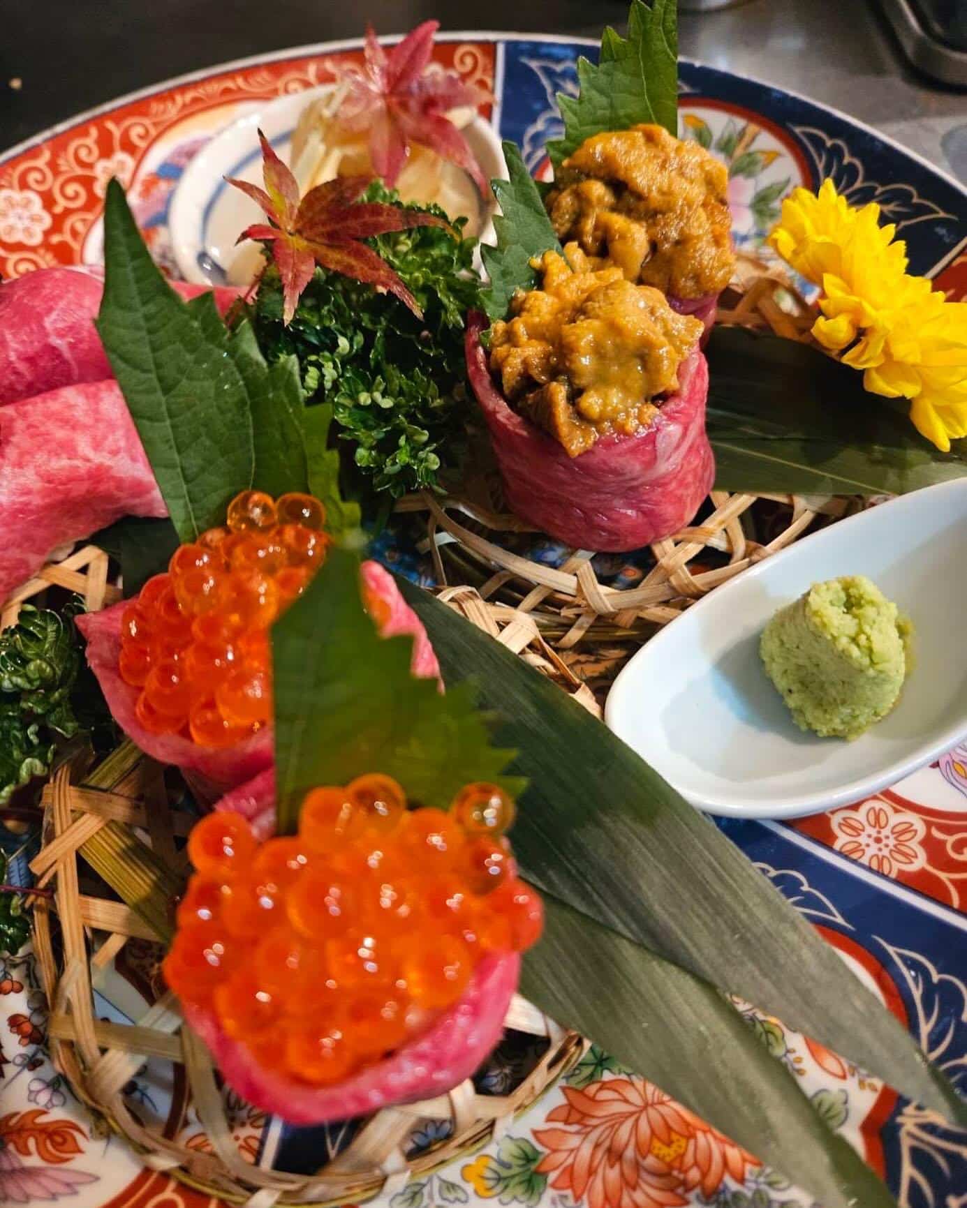 とびうしはアクセスの良い飯田橋駅から徒歩すぐの隠れ家的なお店。肉寿司も人気です！厳選した黒毛和牛を全席個室でお楽しみいた…