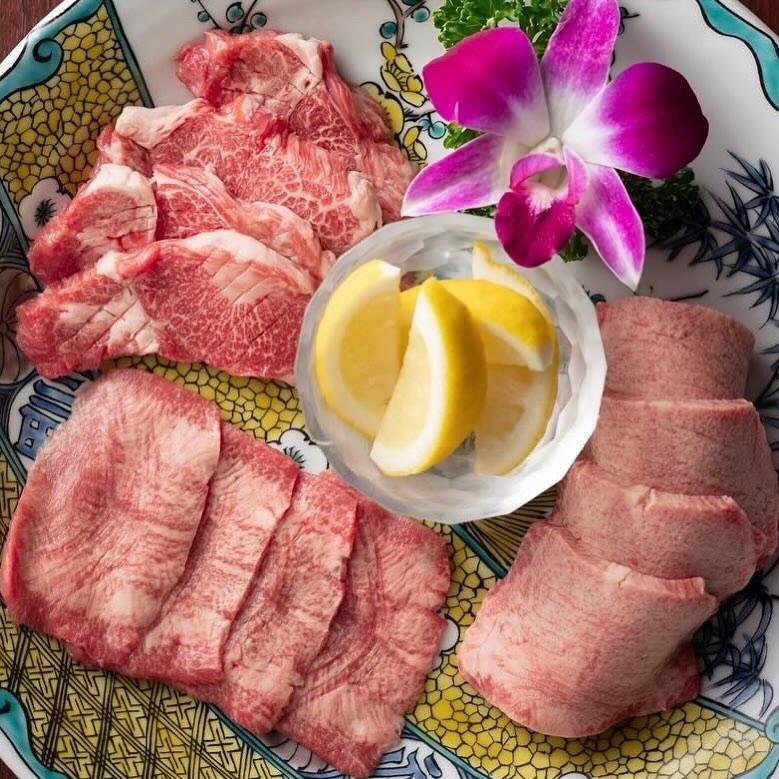 自慢は牛タンメニュー！とびうしはアクセスの良い飯田橋駅から徒歩すぐの隠れ家的なお店。肉寿司も人気です！厳選した黒毛和牛を…