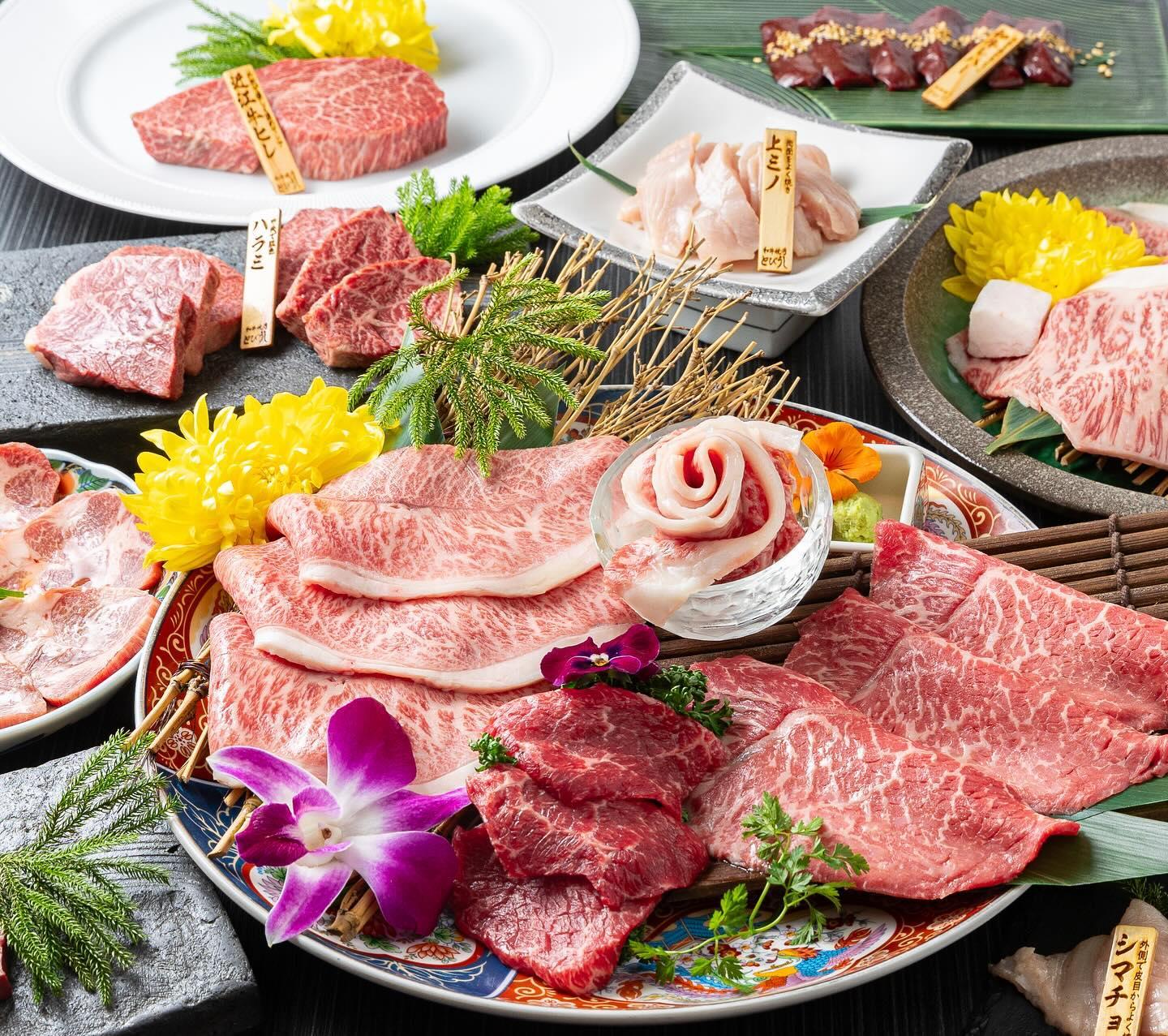 とびうしはアクセスの良い飯田橋駅から徒歩すぐの隠れ家的なお店。肉寿司も人気です！厳選した黒毛和牛を全席個室でお楽しみいた…