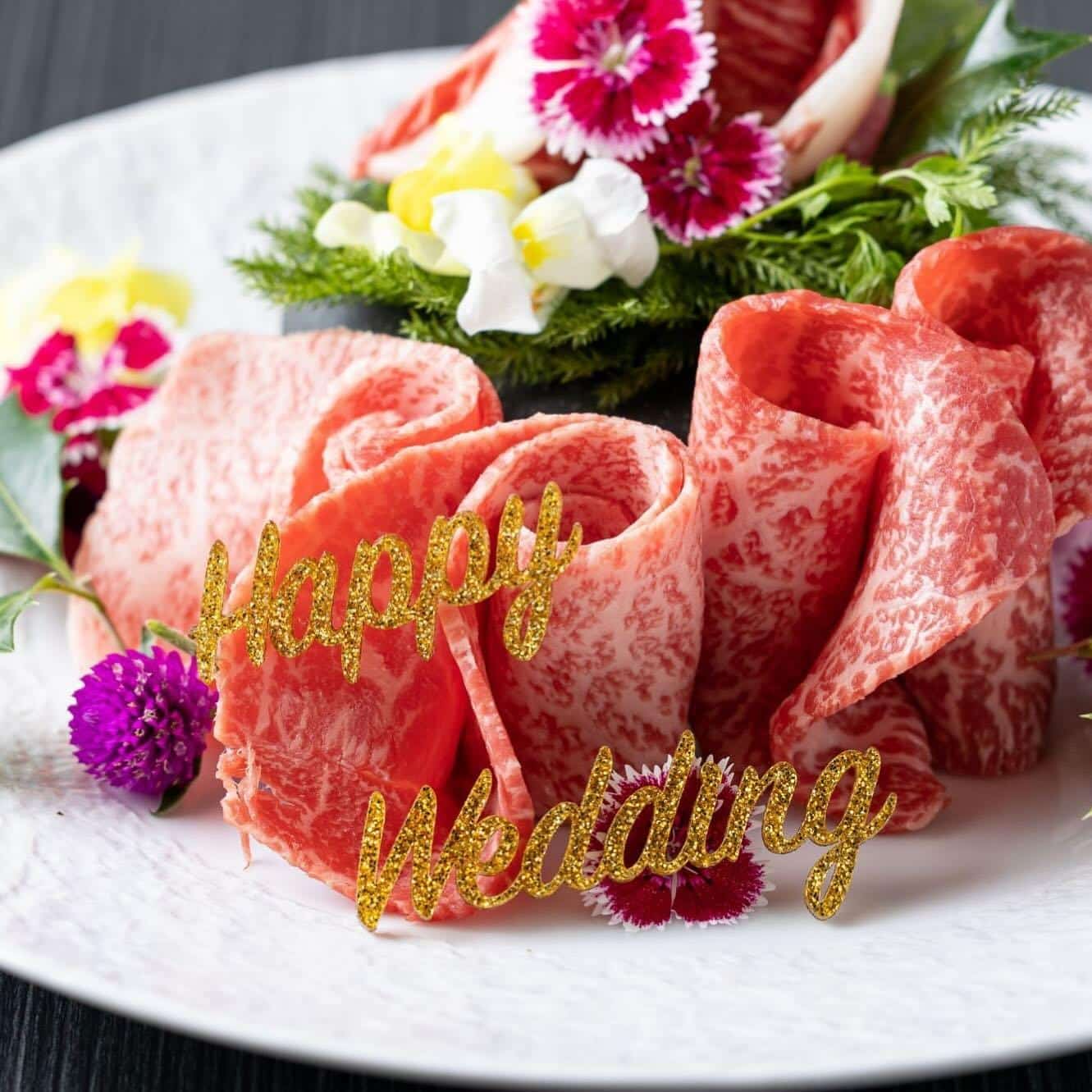 肉ブーケ盛りはお祝いにオススメ⭐︎とびうしはアクセスの良い飯田橋駅から徒歩すぐの隠れ家的なお店。厳選した黒毛和牛を全席個…