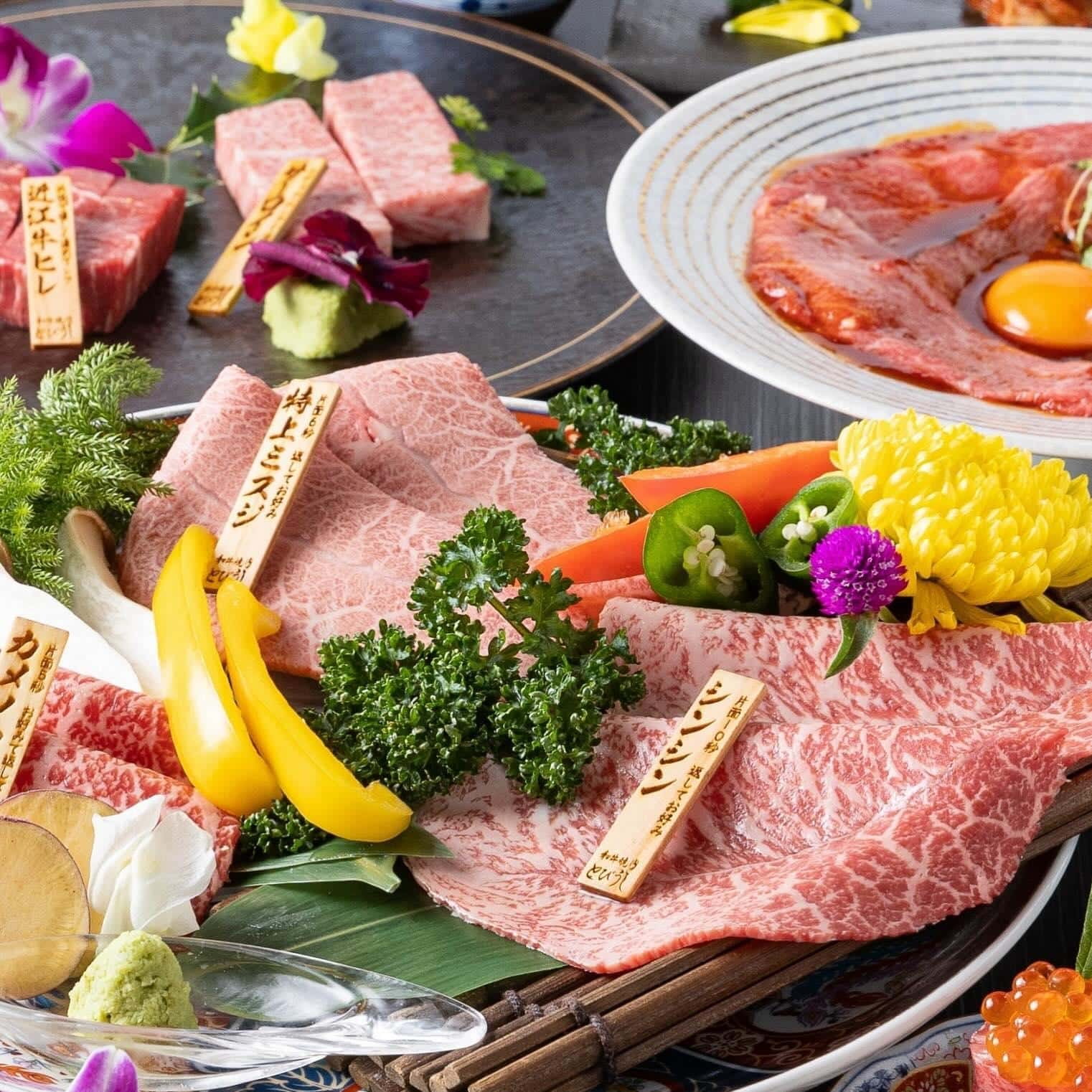 とびうし自慢のコースメニュー！和牛盛りは肉ブーケ盛りにもできます。お祝いに人気です！とびうしはアクセスの良い飯田橋駅から…