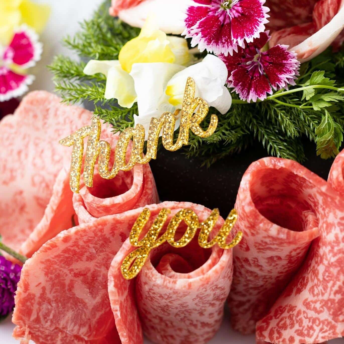 ご自身へのご褒美の方も増えてます⭐︎記念日や誕生日に人気の肉ブーケ盛り♪コースの和牛三種盛りを無料で変更いたします！東京…