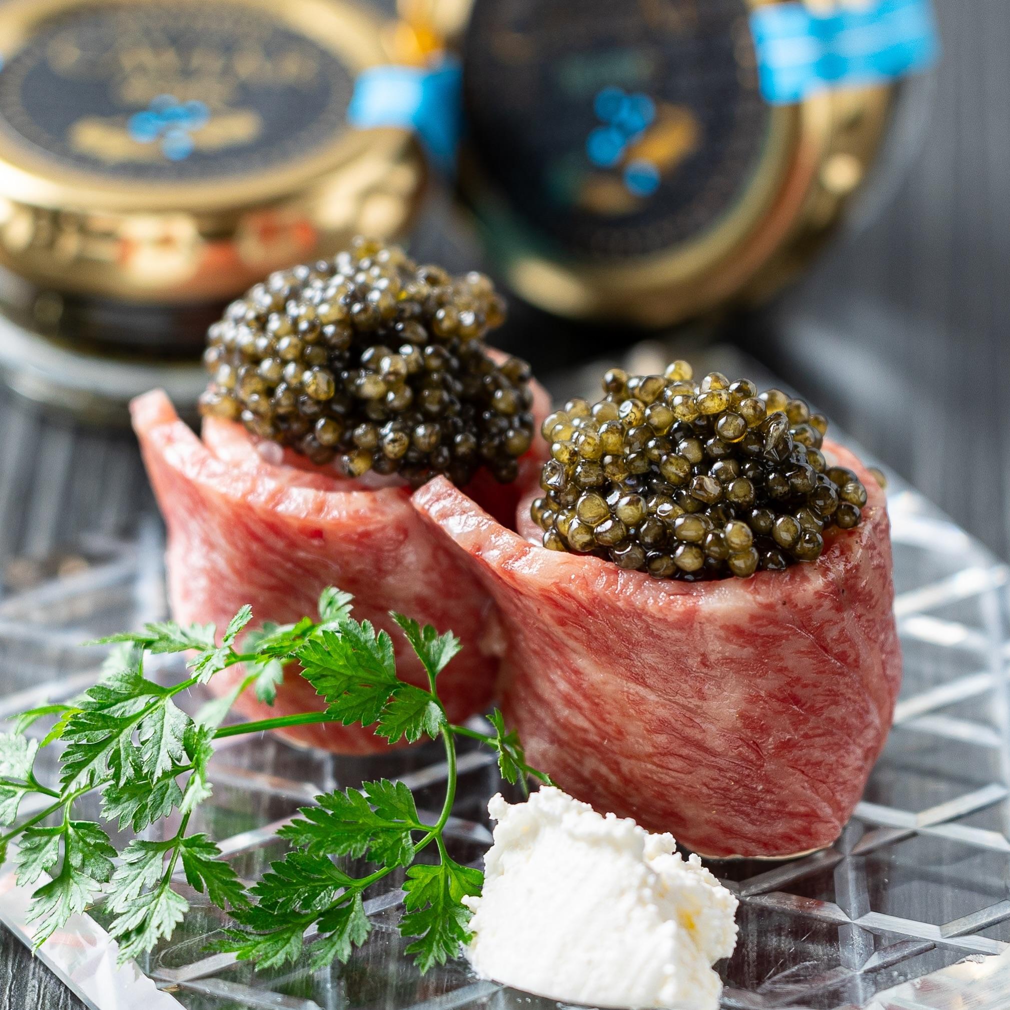 名物キャビアの肉巻き寿司！とびうしは全席が完全個室の和牛焼肉のお店⭐︎「飯田橋駅」すぐ！「黒毛和牛」が自慢の「焼肉」店で…
