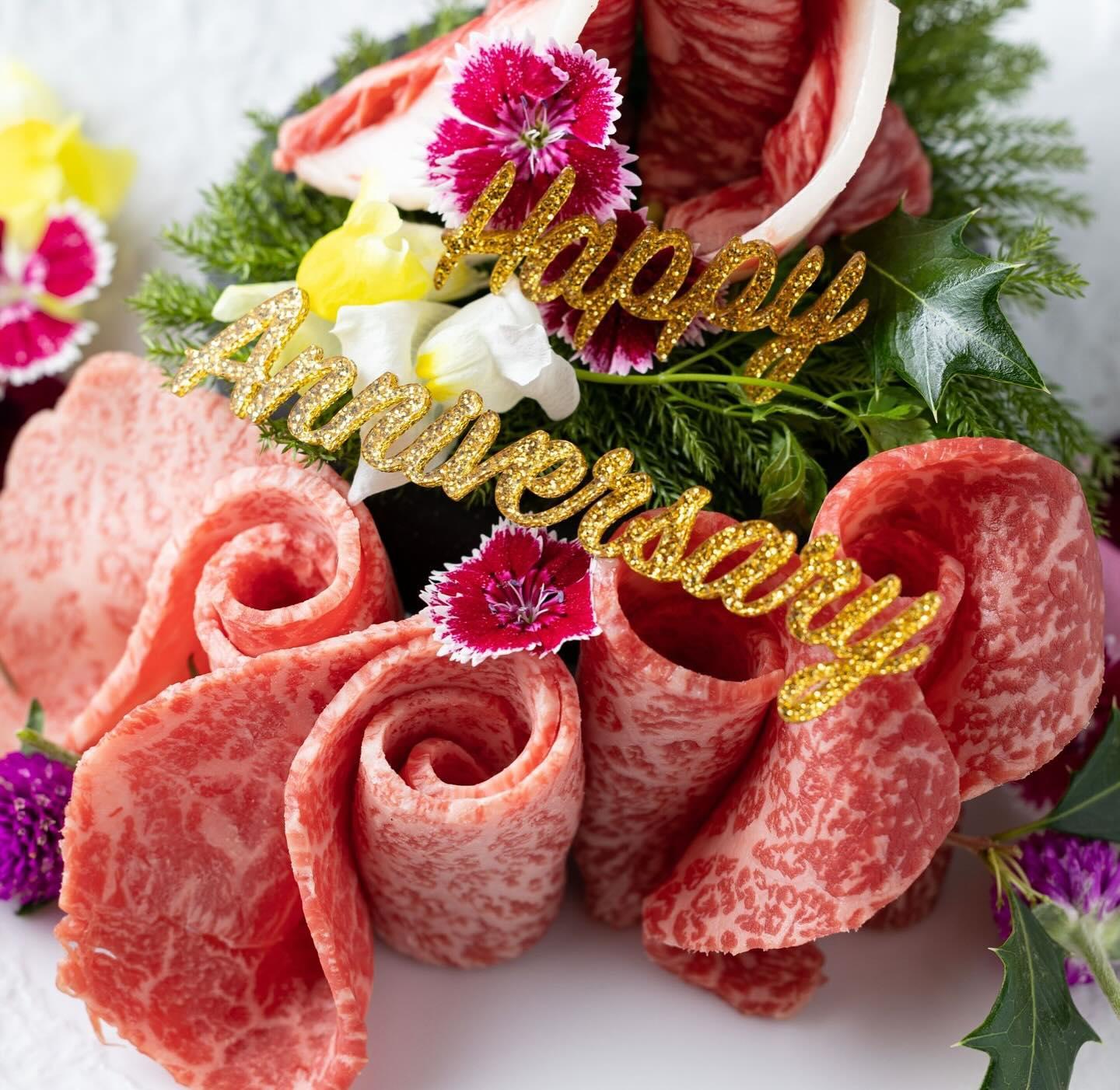 記念日に感謝の気持ちを伝える肉ケーキ！とびうしは全席が完全個室の和牛焼肉のお店⭐︎「飯田橋駅」すぐ！「黒毛和牛」が自慢の…