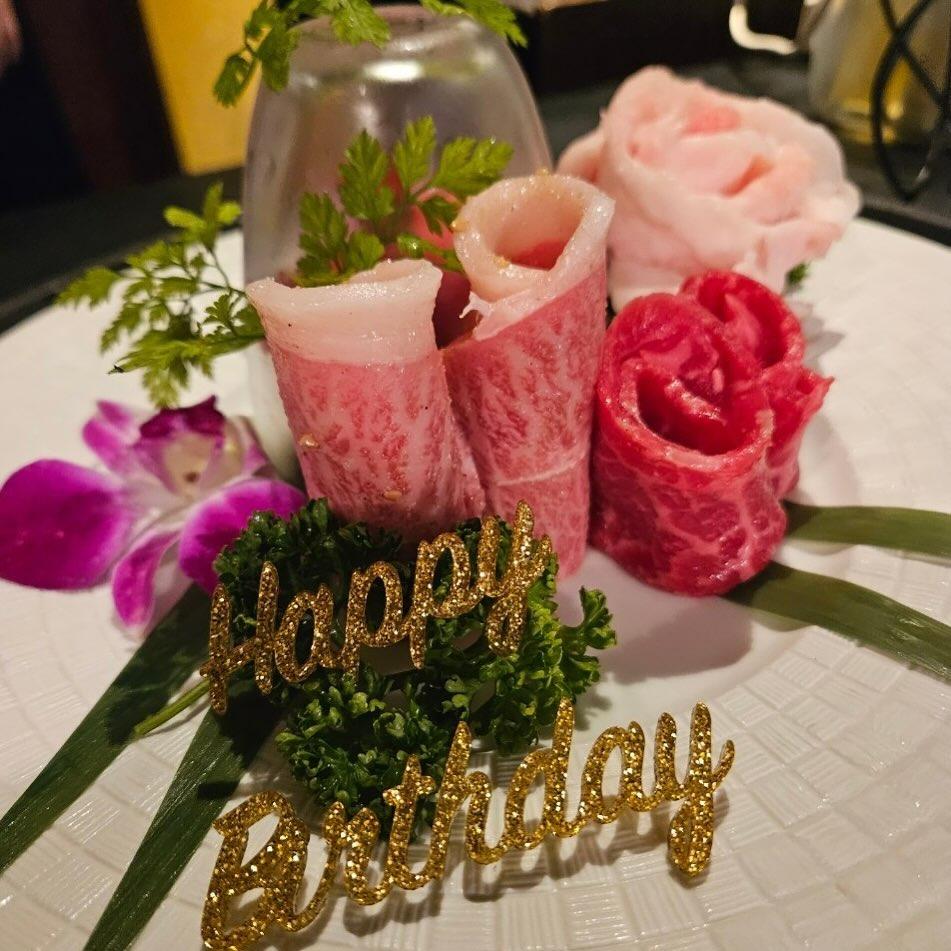 誕生日には感謝のメッセージをそえて！とびうしは全席が完全個室の和牛焼肉のお店⭐︎「飯田橋駅」すぐ！「黒毛和牛」が自慢の「…
