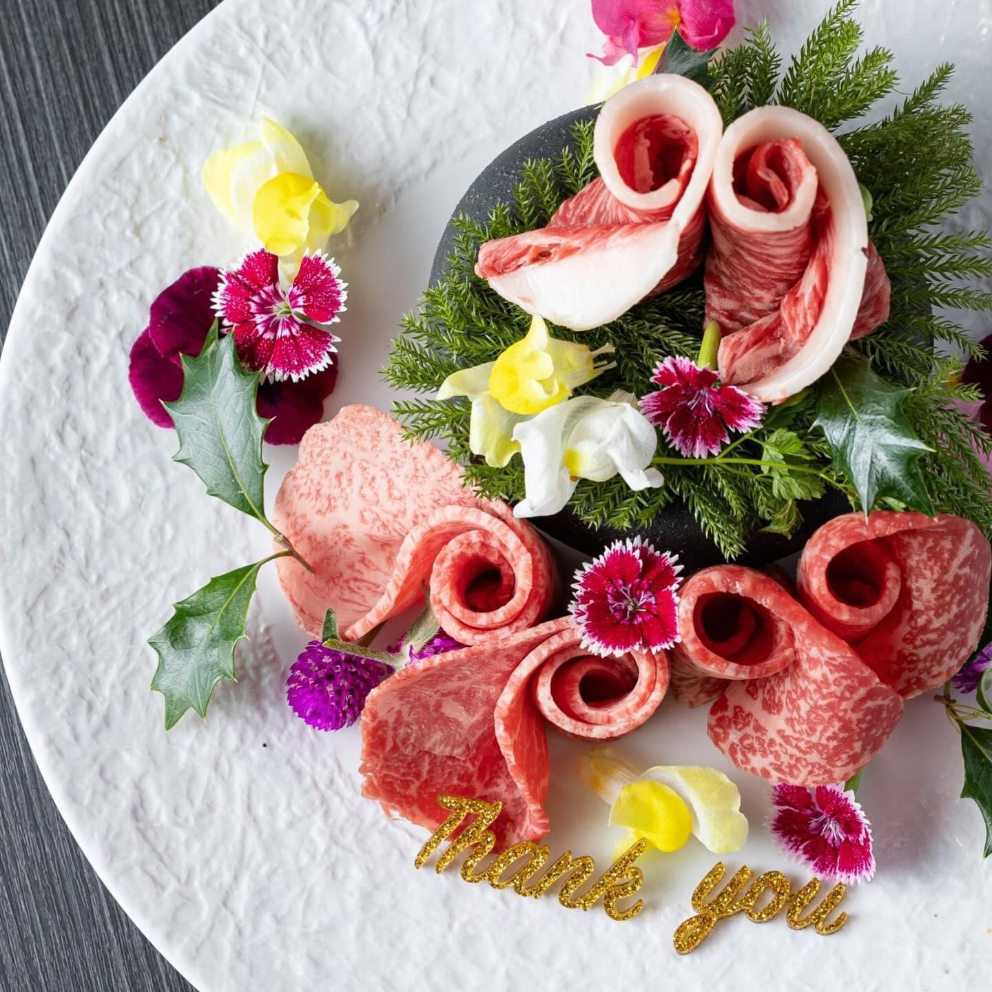 特別な日は感謝のメッセージをそえて！とびうしは全席が完全個室の和牛焼肉のお店⭐︎「飯田橋駅」すぐ！「黒毛和牛」が自慢の「…