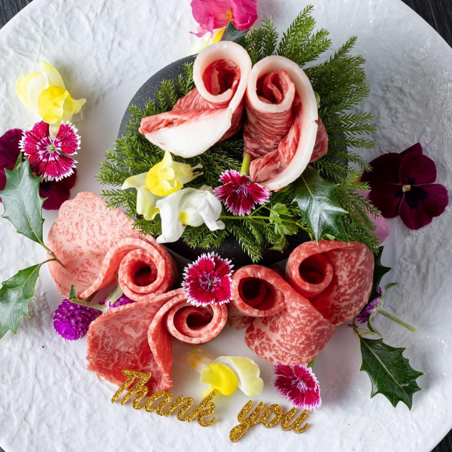 大切な人にメッセージをそえて！とびうしは全席が完全個室の和牛焼肉のお店⭐︎「飯田橋駅」すぐ！「黒毛和牛」が自慢の「焼肉」…