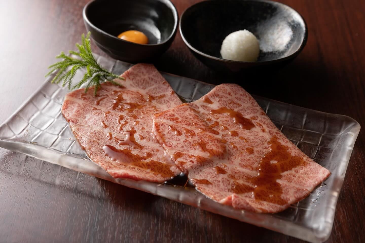 ザブトンのすき焼き風は和牛の肉の美味しさと甘さが楽しめます⭐︎とびうしは全席が完全個室の和牛焼肉のお店⭐︎「飯田橋駅」す…